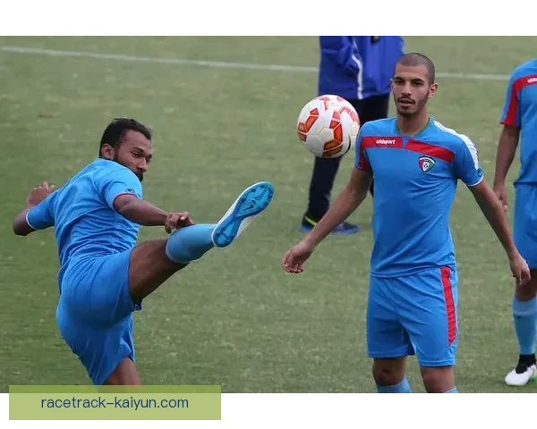 里奥在近期比赛中的攻防平衡状态引发关注，整体表现稳健。