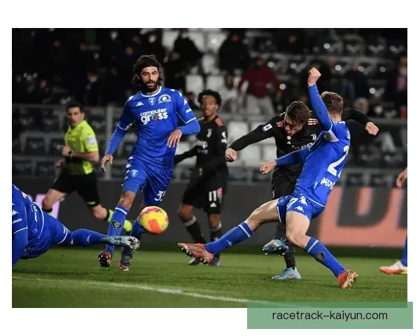 德布劳内与贝克汉姆比较：两代中场大师的影响力与风格分析